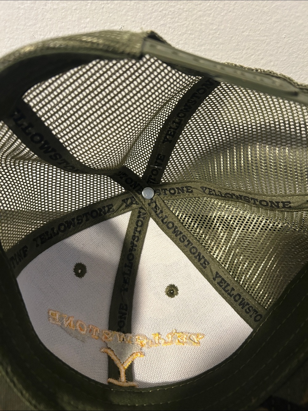 Yellowstone Dutton Ranch camo trucker hat NWT - Picture 4 of 6